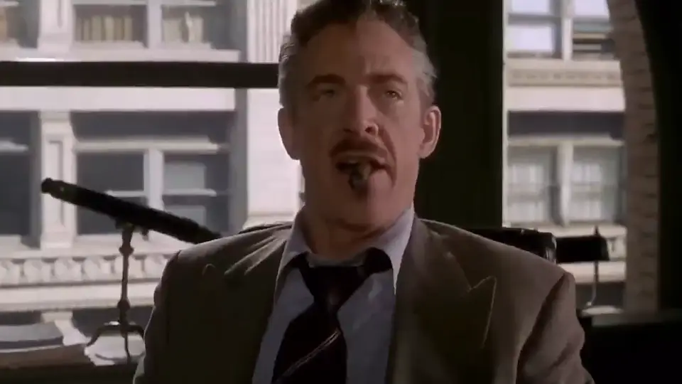 J. Jonah Jameson, de la película Spiderman, fumando